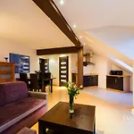 Apartment Port Cicha Street By Jantar